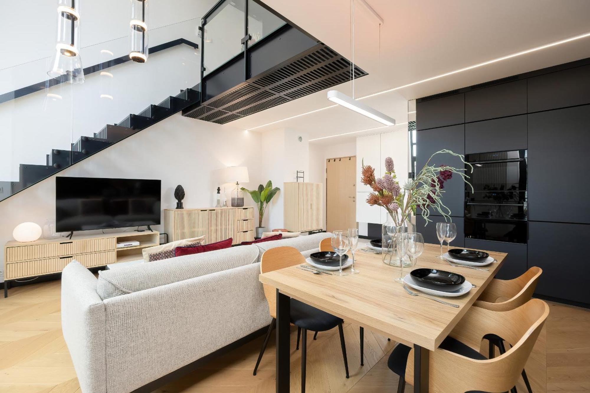 Ekskluzywny Z Antresola By Renters Prestige * Warszawa